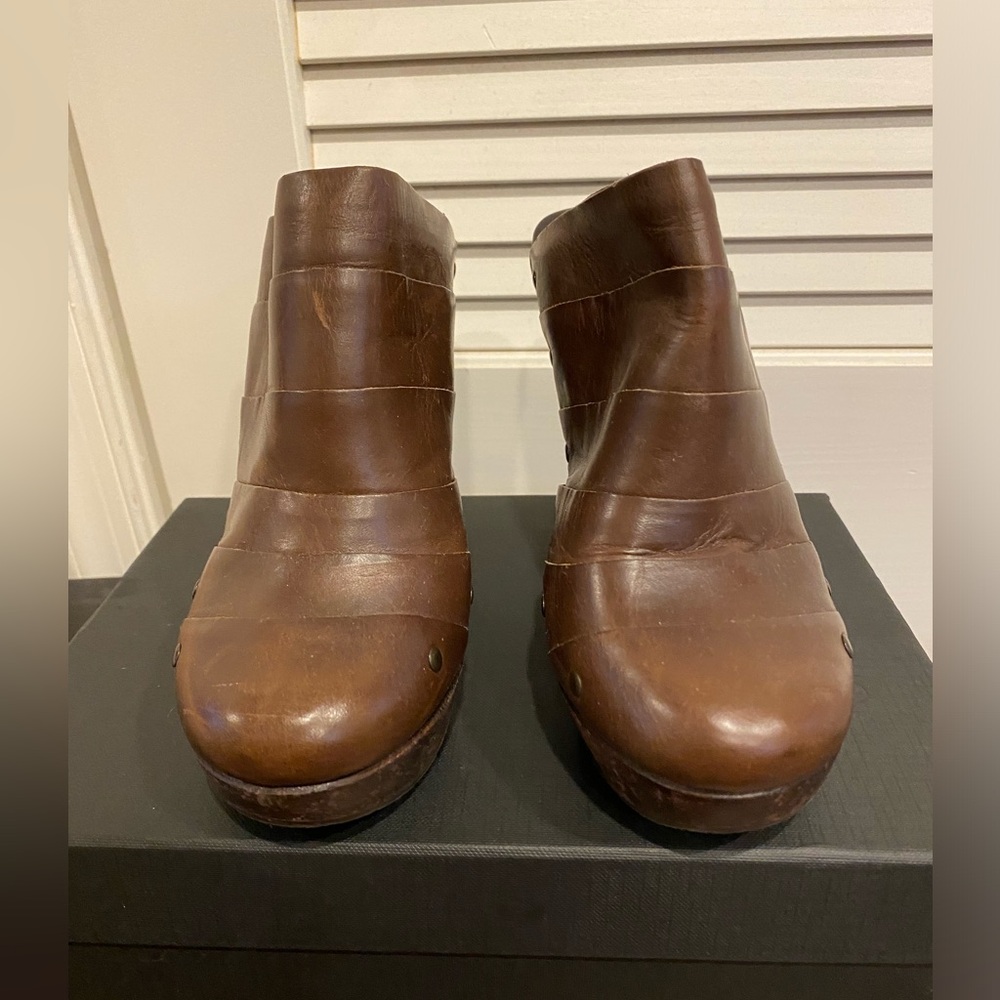 DVF Wedges